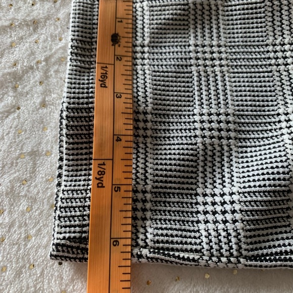 SOLD******Michael Kors plaid cropped skinny pants - Picture 7 of 8